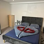 Basement In 아파트 *